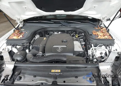 2016 Mercedes-Benz Glc 300 4Matic z USA, uszkodzony, nr VIN WDC0G4KB6GF064370